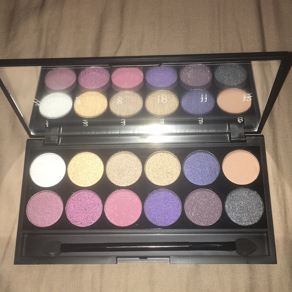 Sleek eyeshadow palette